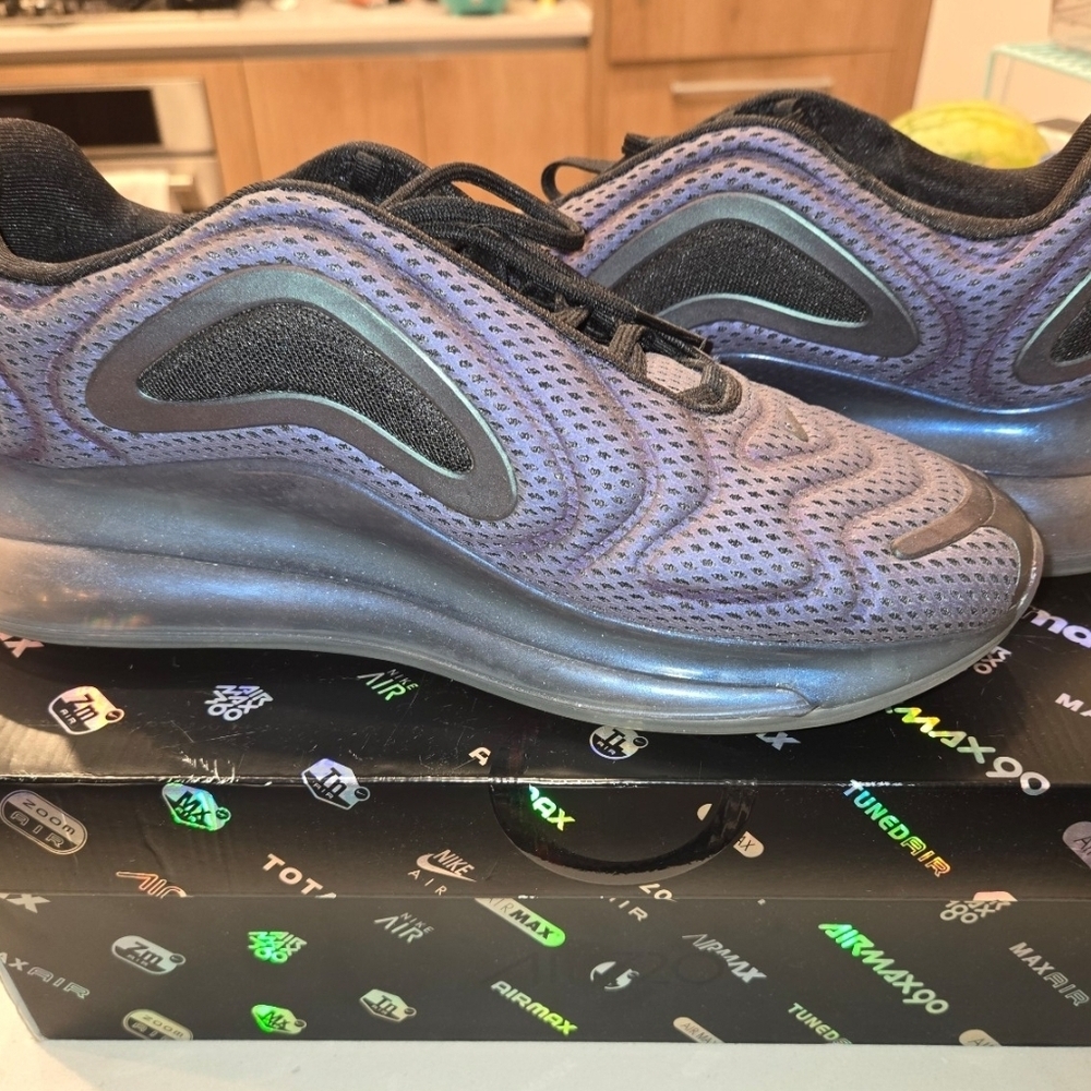 Nike Air Max 720 Purple Sneakers